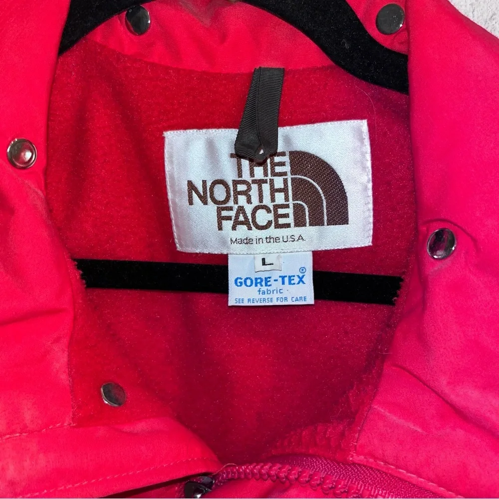 The North Face Vintage Gore-Tex Red Jacket Size‎ Large